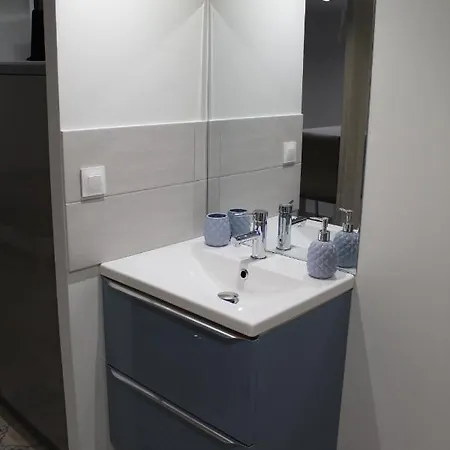 De La Bourdonnais Apartment *
